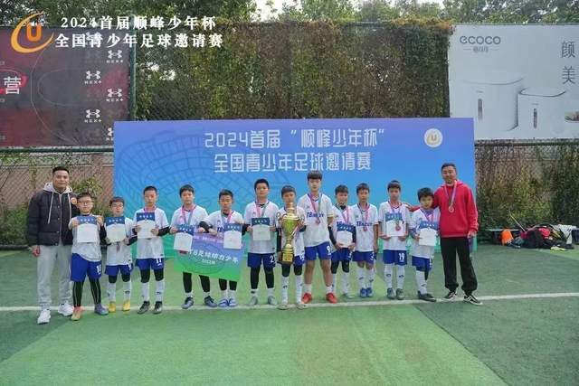 勇士队尝试引入戴维斯以吸引詹姆斯加盟